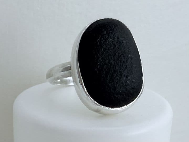 Ebony ocean pebble ring