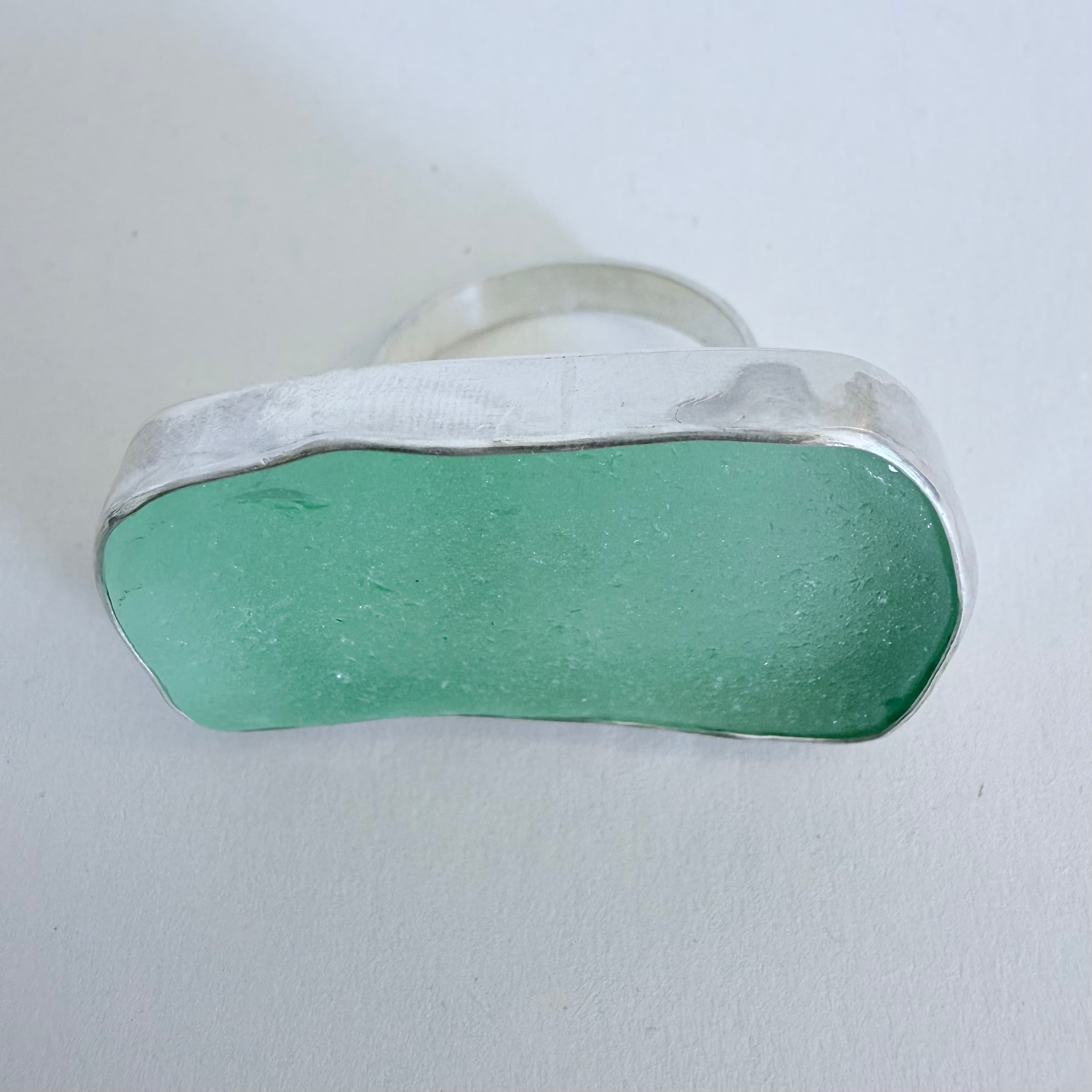 Cabochon ring