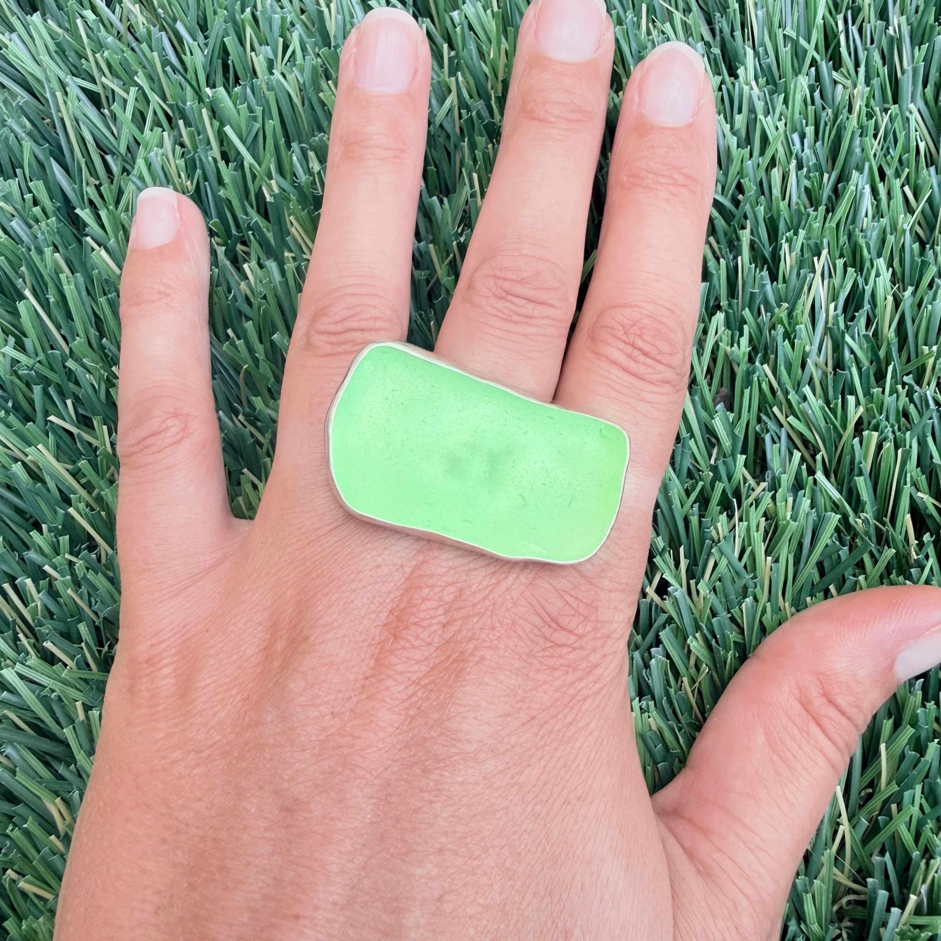 Cabochon ring