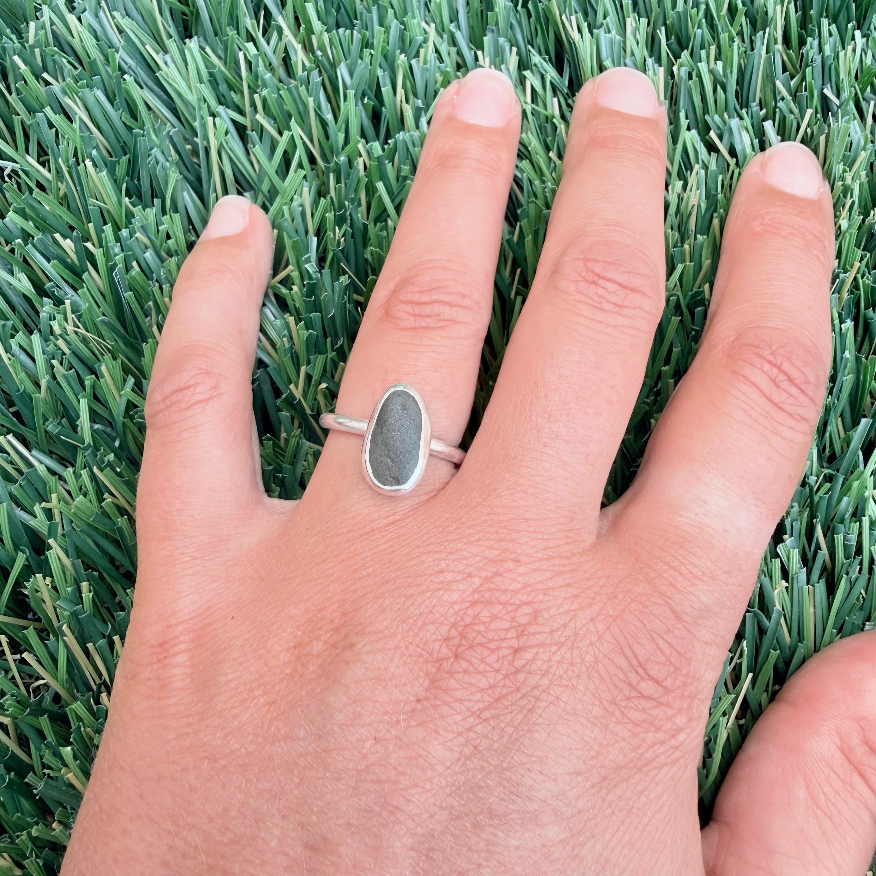 Ebony beach pebble cabochon ring