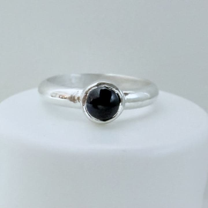 Blue sapphire cabochon ring, petite